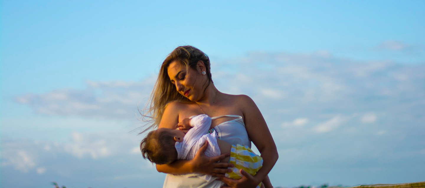 ब्रेस्टफीडिंग समस्याएं breastfeeding problems women face lactations specialist nursing issues