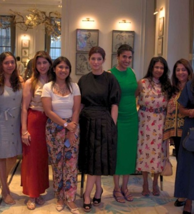 Founder of Tweak, Twinkle Khanna with Indian female entrepreneurs.