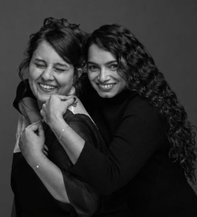 Best friends posing with natural diamonds matching bestie bracelets